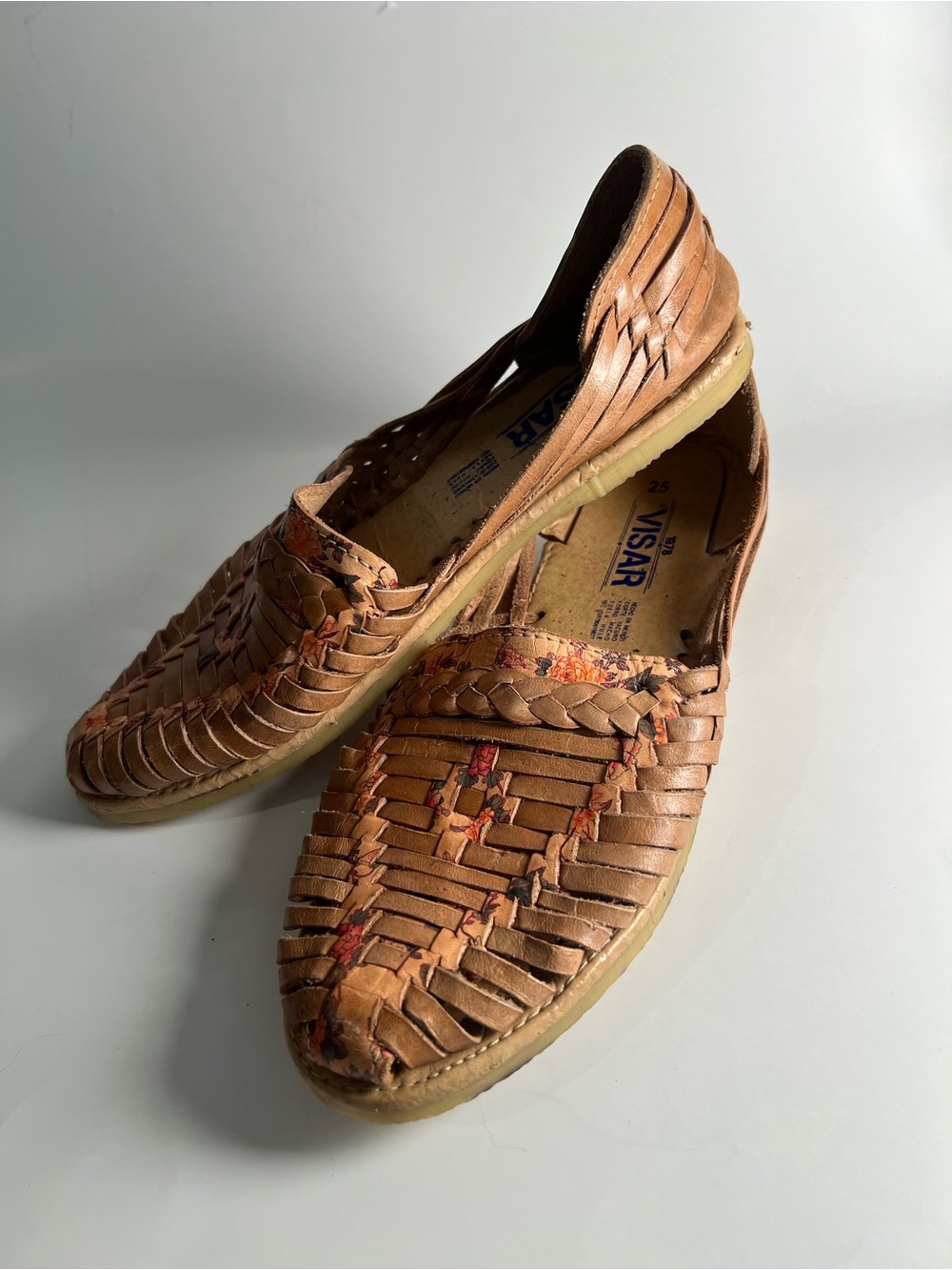 Women’s Tan Woven Classic Visar Leather Slip-On Loafers SZ 25, fits like a SZ 8
